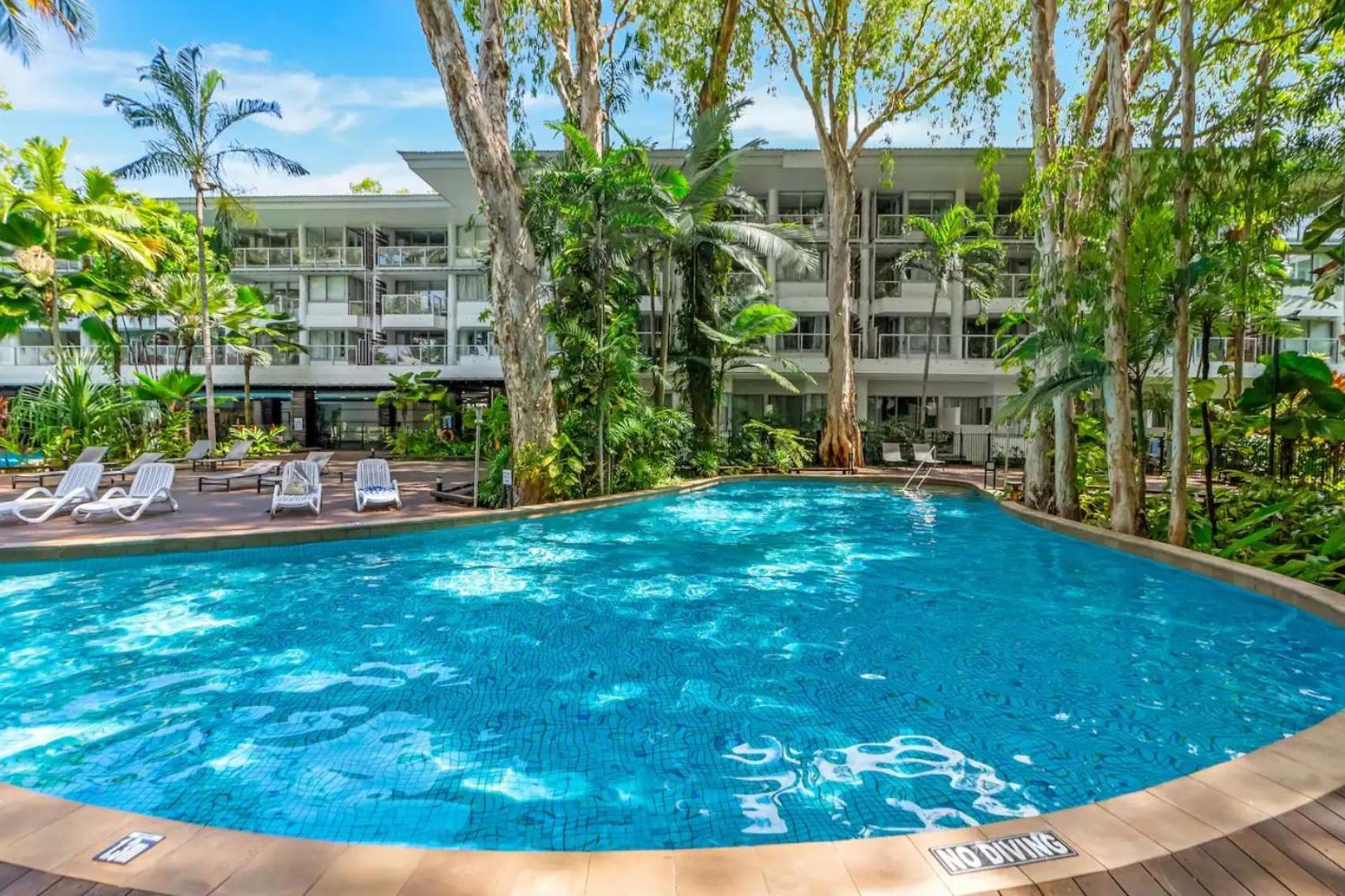 Palm Cove Beachside Apartments - Pool And Garden Views Kültér fotó