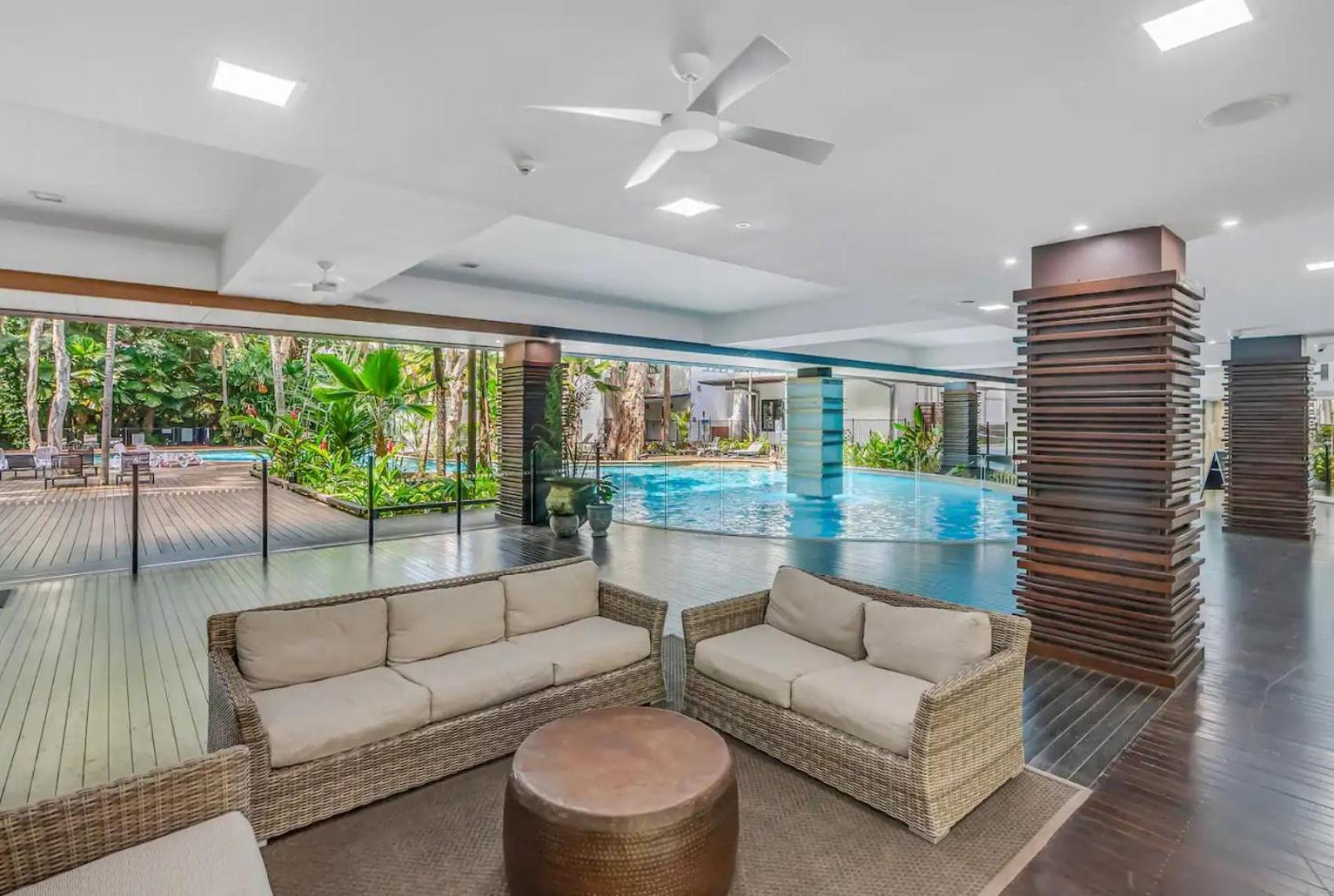 Palm Cove Beachside Apartments - Pool And Garden Views Kültér fotó